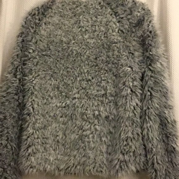 Womens lulus faux fur jacket NWT - Picture 3 of 4